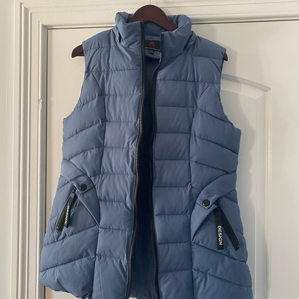 Hip length puffer vest